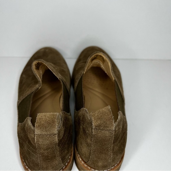 Clarks Edenvale Page Distressed Suede Vert Olive Slip On Booties - Picture 2 of 5